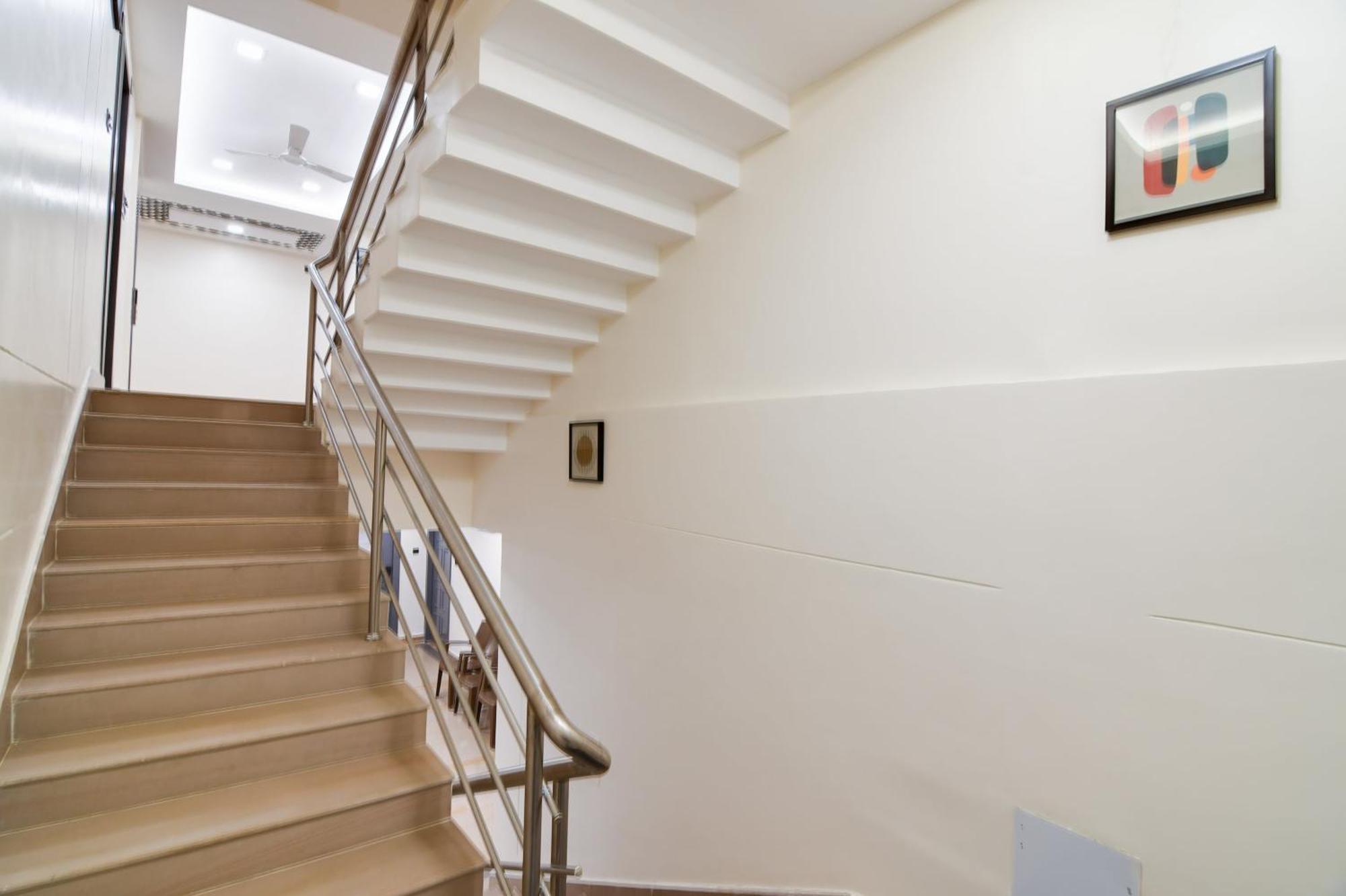 Super Townhouse Oak Sayhallo Ecstasy Bhubaneswar Ngoại thất bức ảnh