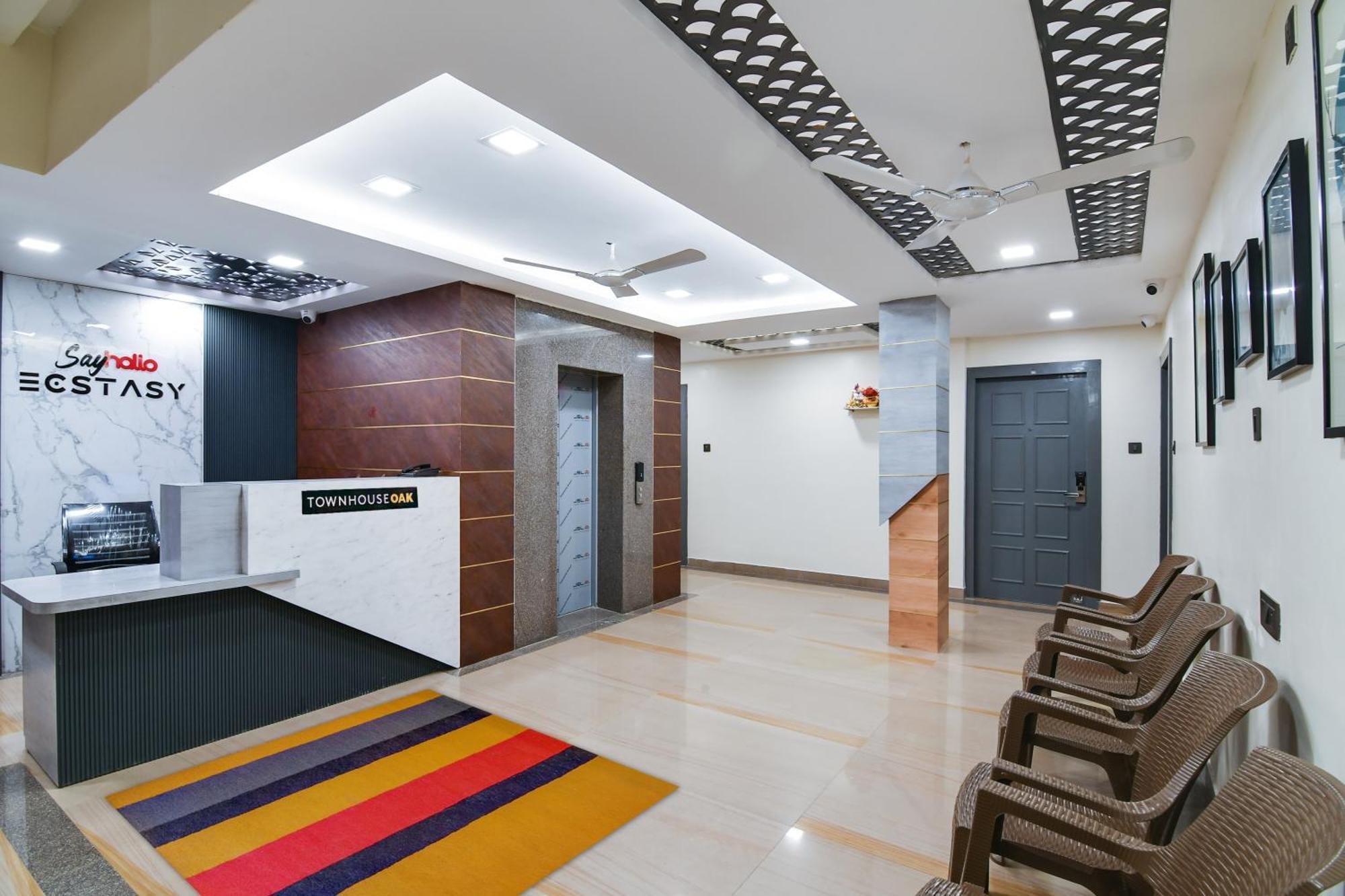 Super Townhouse Oak Sayhallo Ecstasy Bhubaneswar Ngoại thất bức ảnh