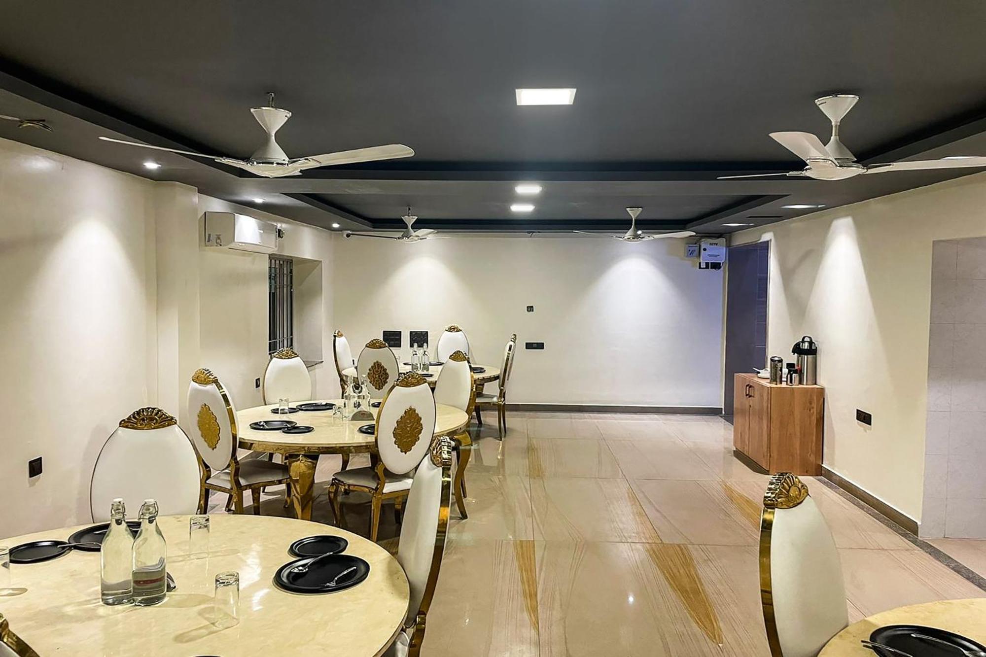 Super Townhouse Oak Sayhallo Ecstasy Bhubaneswar Ngoại thất bức ảnh