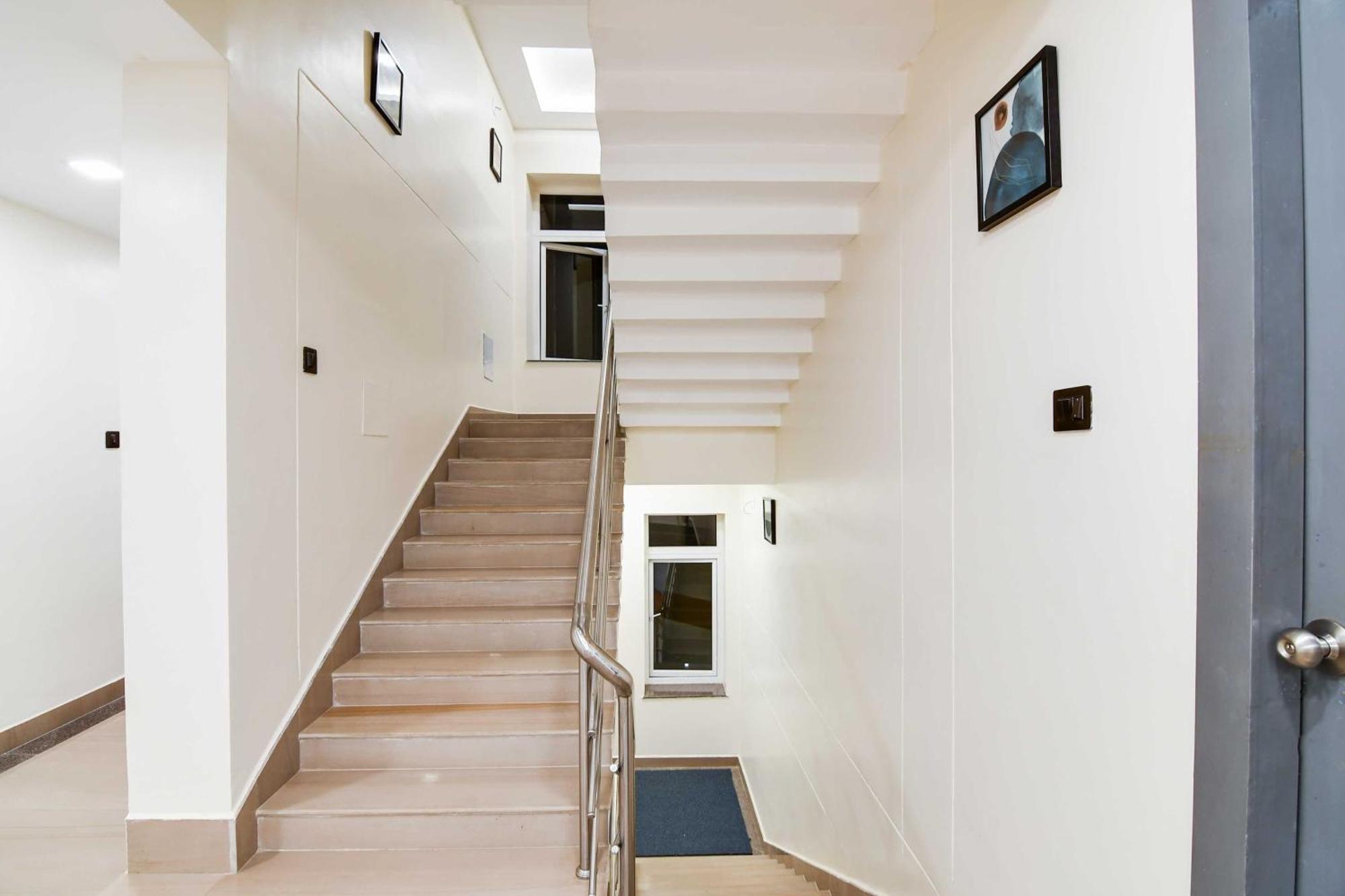 Super Townhouse Oak Sayhallo Ecstasy Bhubaneswar Ngoại thất bức ảnh