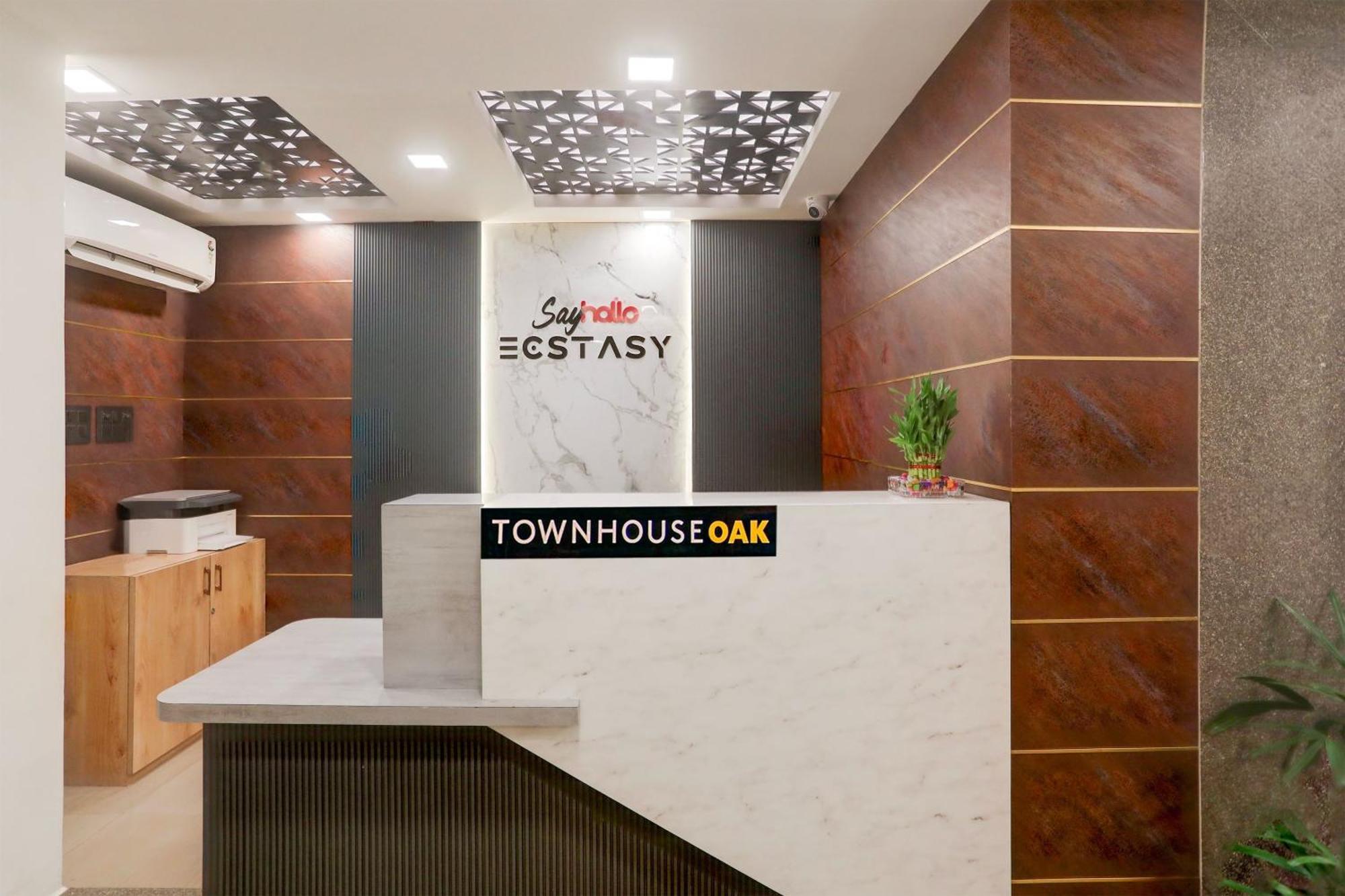Super Townhouse Oak Sayhallo Ecstasy Bhubaneswar Ngoại thất bức ảnh